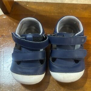Size 6 Stride Rite Navy Gaia Hook-and-loop closure sneaker sandal.  In EUC!